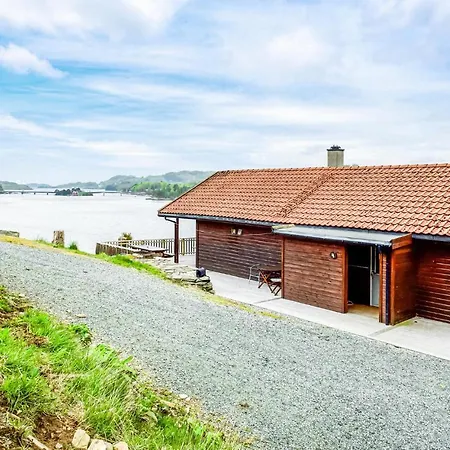 Pet Friendly In Sjernaroy With Wifi Holiday home