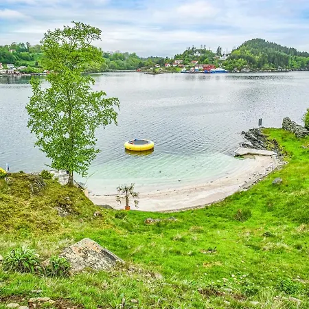 Holiday home Pet Friendly In Sjernaroy With Wifi Mjolsnes