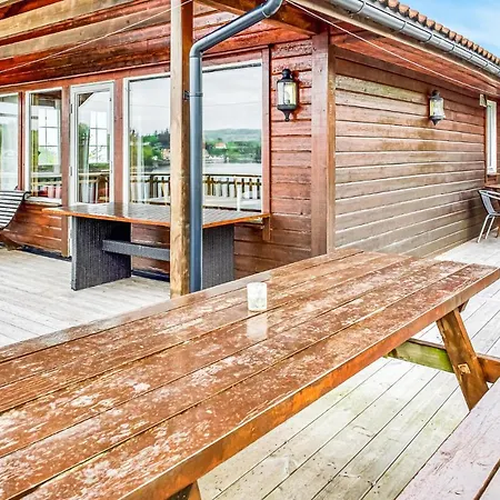 Pet Friendly In Sjernaroy With Wifi