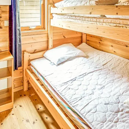 Pet Friendly In Sjernaroy With Wifi Holiday home